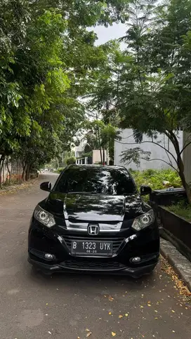 HRV 2015 E CVT Hitam Bensin Pajak Panjang