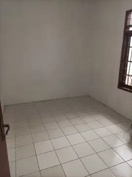 Disewakan rumah di taman holis indah minimal 2 tahun
