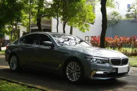 BMW 530i G30
Luxury B48 2017