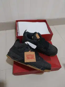 Nike Air Jordan Retro 4