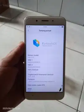 Jual butuh hp vivo y 66 ram 3/16 minus retak dikit dan noda hitam