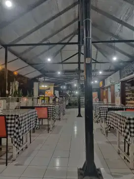 dibutuhkan helper kitchen dan waiters