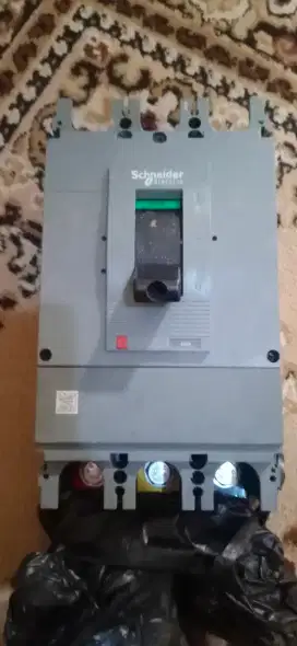Dijual MCB 400 Ampere