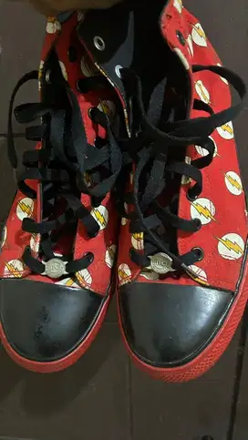 Sepatu Dc comic flash no 42