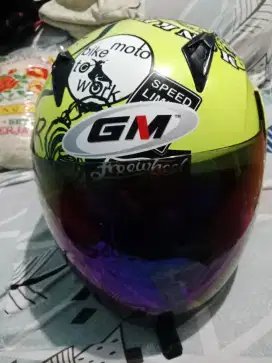 Helm Gm normal kaya.