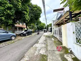Kebayoran Baru, Pusat Jakarta, Rumah Lama di Lokasi Premium