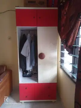 Lemari Pakaian 3 laci dan 1 pintu