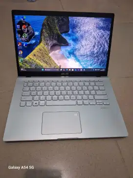 Bismillah dijual laptop Asus core i5 gen 8