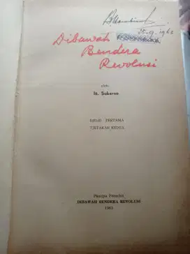 Buku Soekarno Di bawah bendera revolusi djilid pertama