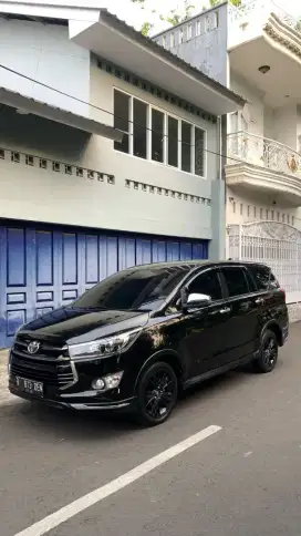 Innova venturer diesel at matic 2017