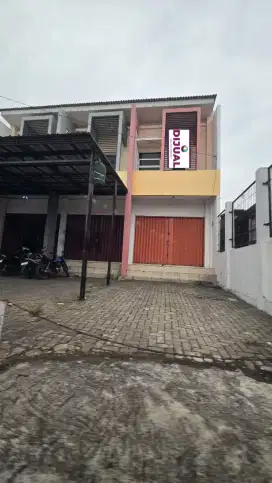 Ruko 2lantai siap pakai,parkir besar di Duren Jaya bekasi timur