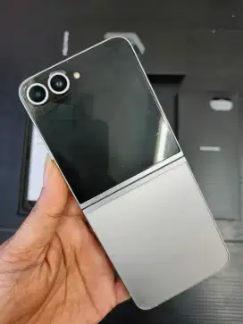 Samsung Z flip6 Silver
Garansi Resmi
Mulus 98%
Ram 12/256
Fulset