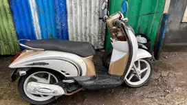 Scoopy 2011 kumplit motor oriann