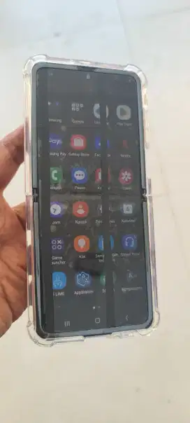 Samsung ZFlip (8/256) sein