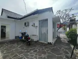 4-Bedroom Villa with Pool in Prime Senggigi Location