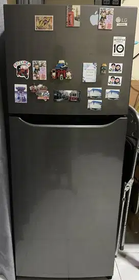 Dijual kulkas, mesin cuci, dan microwave