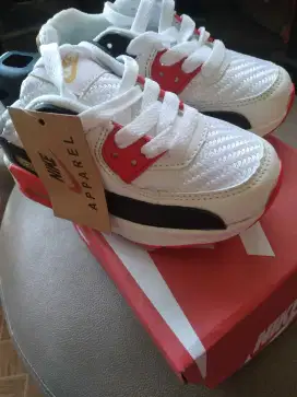 Sepatu nike balita