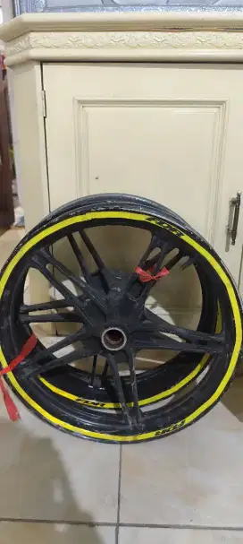 velg original yamaha vixion