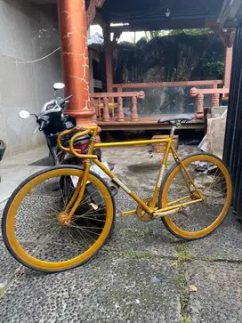 Sepeda fixie custom