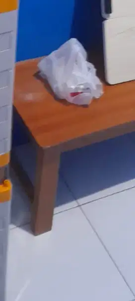 Meja kecil (kayu)