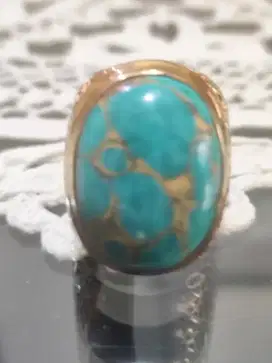 Pirus Persia serat emas
