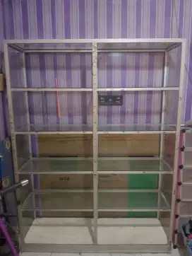Showcase ukuran 2 X 1,5m