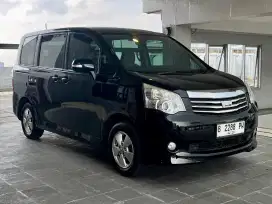 Toyota Nav1 G 2.0 AT. Tahun 2013. Hitam. low km.Perfect cond