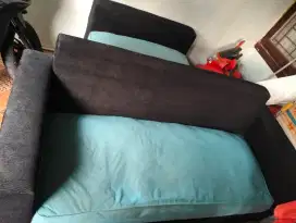 1 set sofa terdiri dari 1 ukuran panjang dan 1 medium + meja