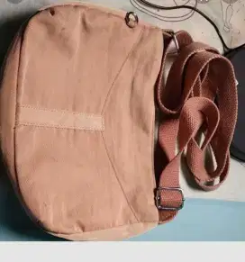 Sling bag preloved bahan parasut tebal