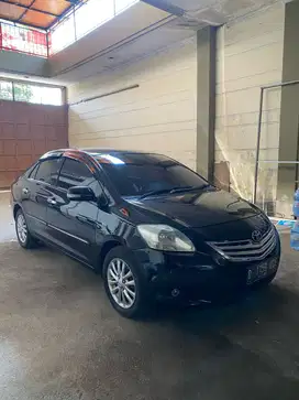 Toyota Limo 2011 Bensin