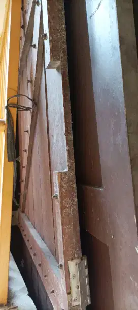 Dijual pintu jendela bengkirai bekas bongkaran rumah