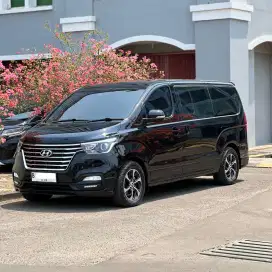 Hyundai H1 2.5 CRDi Royale Diesel Facelift 2018 Hitam AT Solar