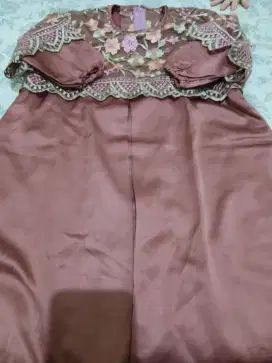 Baju gamis perempuan buat kondangan