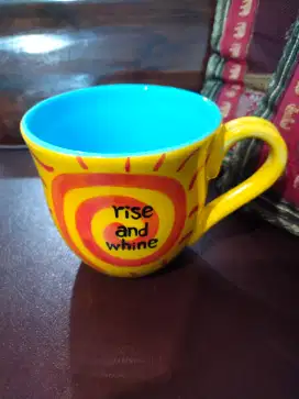 Mug keramik kuning