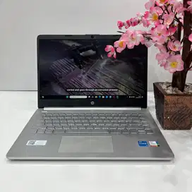 Laptop HP 14s-dq5227TU Intel Core i5-1235U 8GB 512GB SSD