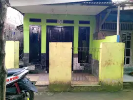 Dijual rumah siap huni strategis pinggir jalan