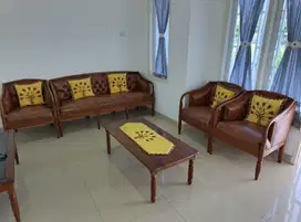 Di sewakan rumah isi furniture (dlm komp. Prumahan) Belakang lap. Golf