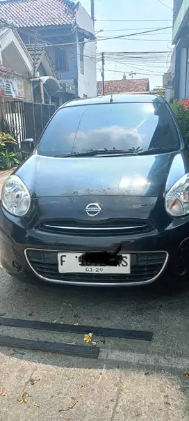 Dijual Nissan March Matic 2013