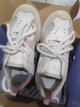 sepatu lari murah