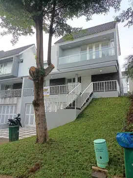 Di jual rumah di Sentul city cluster Hilltop Sentul city