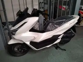 PCX 160 CBS WHITE KM 0