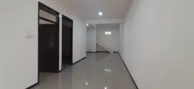 Dijual rumah siap huni taman Holis indah lantai granit 3 mobil