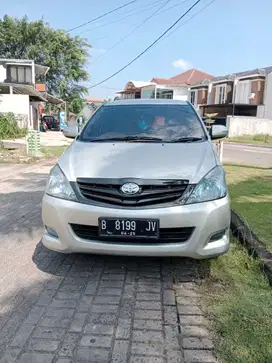 Toyota Kijang Innova 2005 Bensin