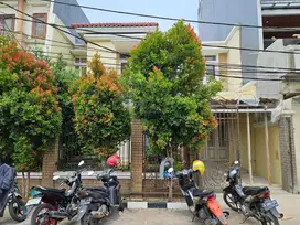 Rumah 2,5 Lantai Raya Janur Elok Kelapa Gading Jakarta Utara