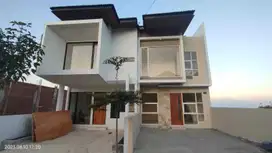 Rumah Villa 2lantai dekat BNS Batu // SHM SPLIT // private pool