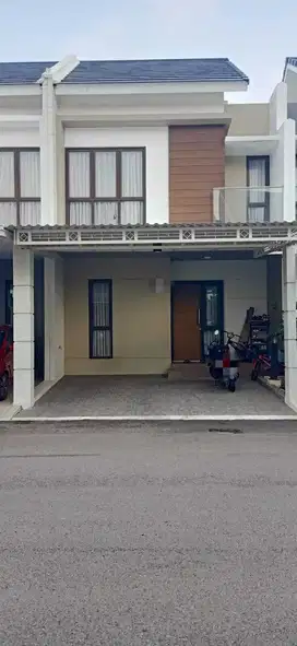 Rumah dekat mall di Olive Summarecon Bekasi