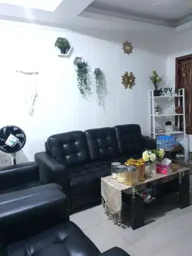 Di jual kursi hitam beli 12 jt