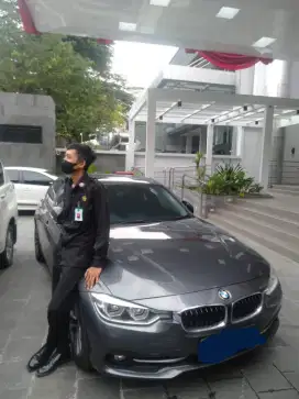 Supir pribadi atau driver kantor