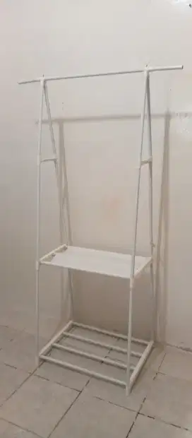 Rak gantungan baju