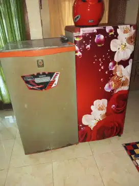 Menerima jual beli kulkas bekas borong atau satuan